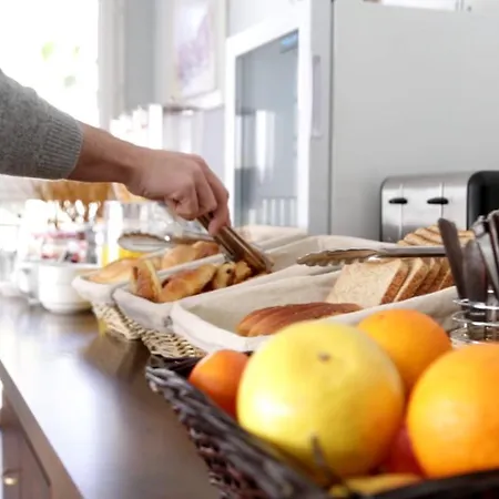 Hotel Grand Cap Rooftop Pool 2*