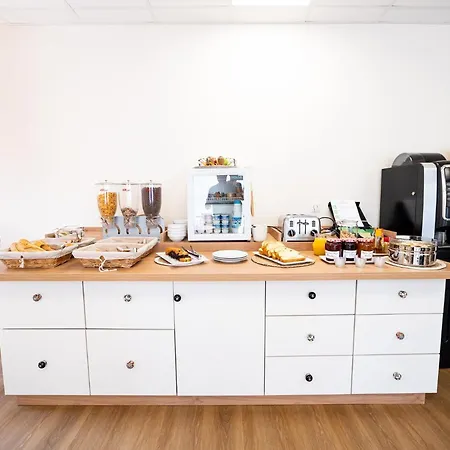 Grand Cap Rooftop Pool Hotel 2*