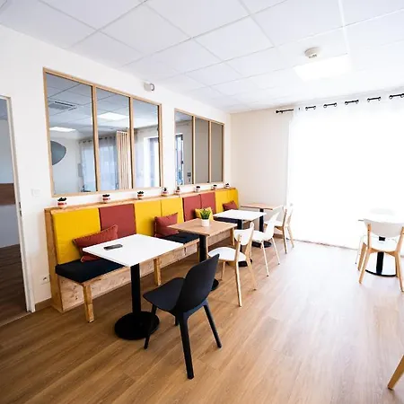 Grand Cap Rooftop Pool