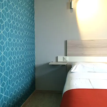 Grand Cap Rooftop Pool