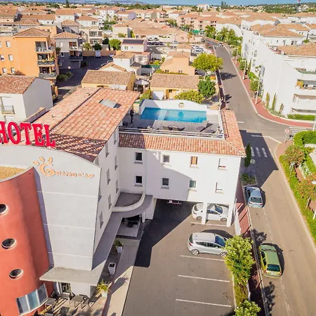 Grand Cap Rooftop Pool 2*