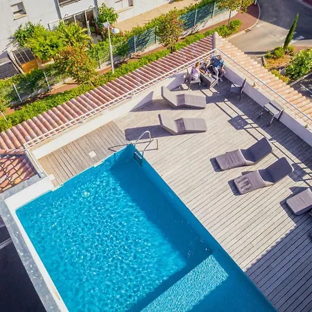Grand Cap Rooftop Pool 호텔 2*